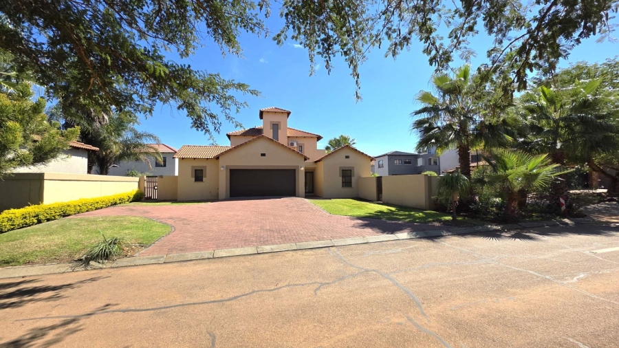 To Let 1 Bedroom Property for Rent in Melodie North West